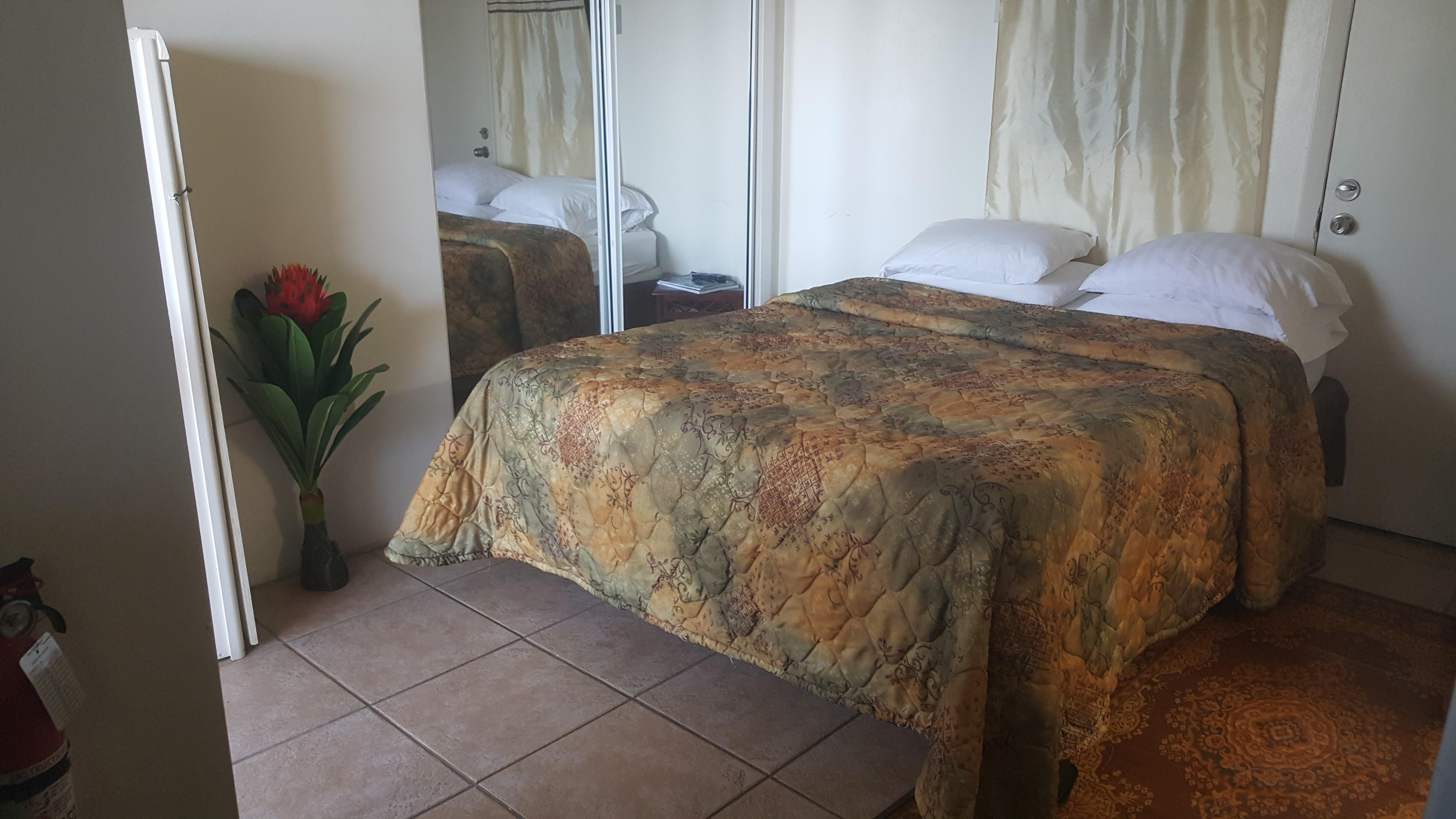 Sunset Gardens Guesthouse Contant  Екстериор снимка