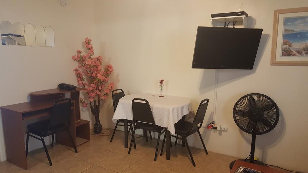 Sunset Gardens Guesthouse Contant  Екстериор снимка