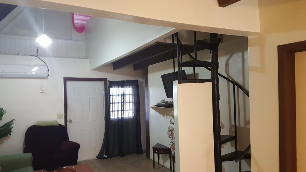 Sunset Gardens Guesthouse Contant  Екстериор снимка