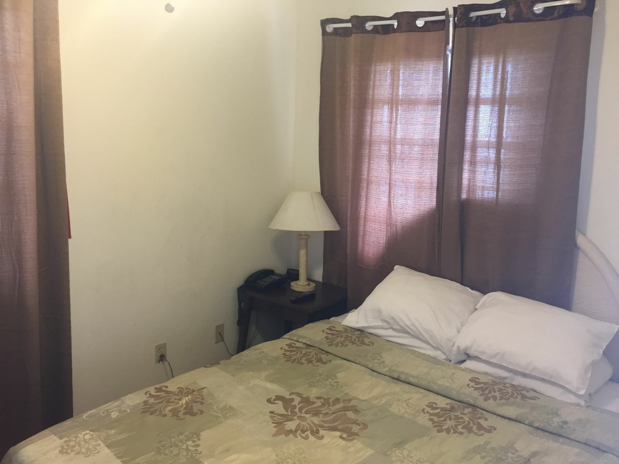 Sunset Gardens Guesthouse Contant  Екстериор снимка